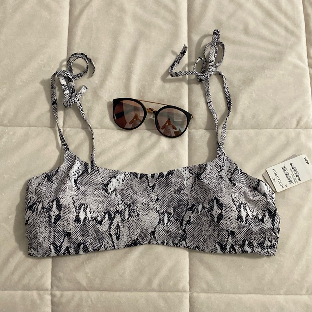 Chelsea 28 easy retro tie strap bikini top